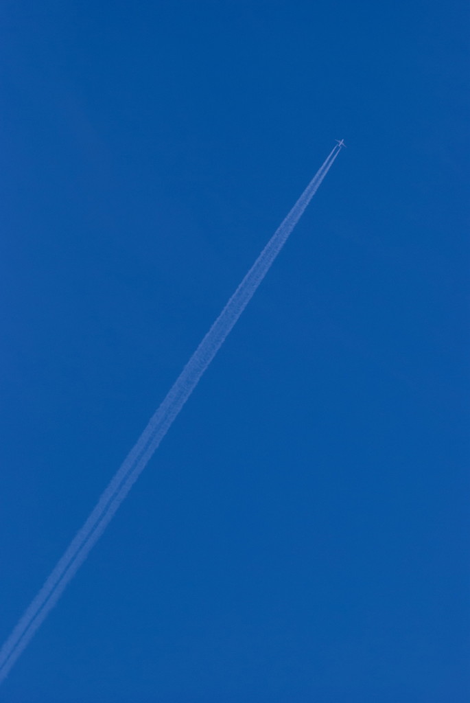 飛行機雲（組み写真-その1：上昇中）