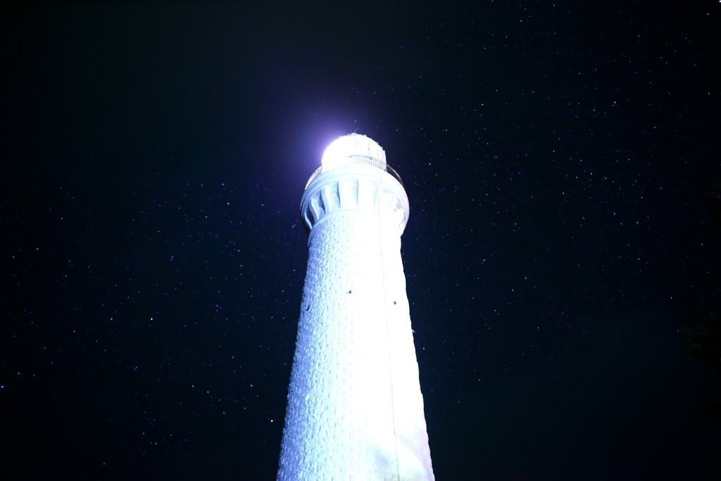 夜の日御碕灯台