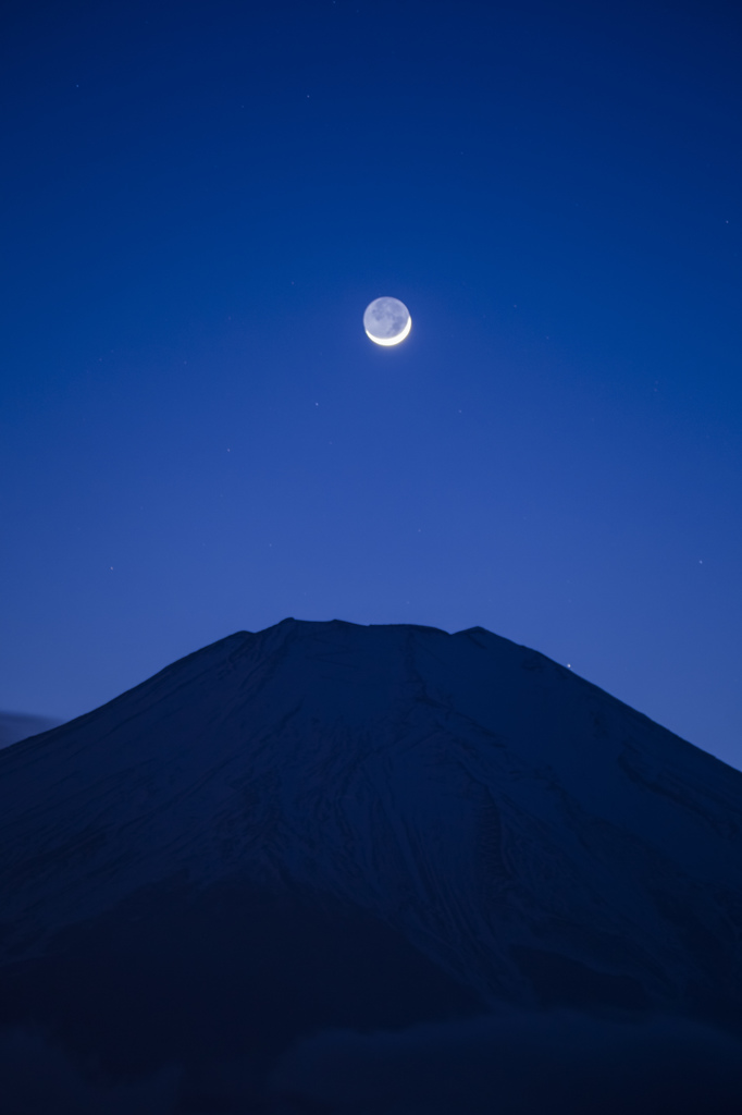 『富士山月景』