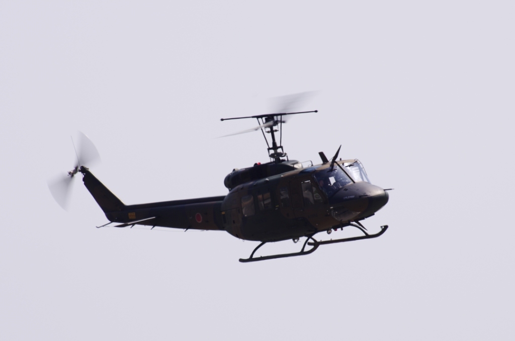 陸上自衛隊　ＵＨ-１ 特殊部隊降下