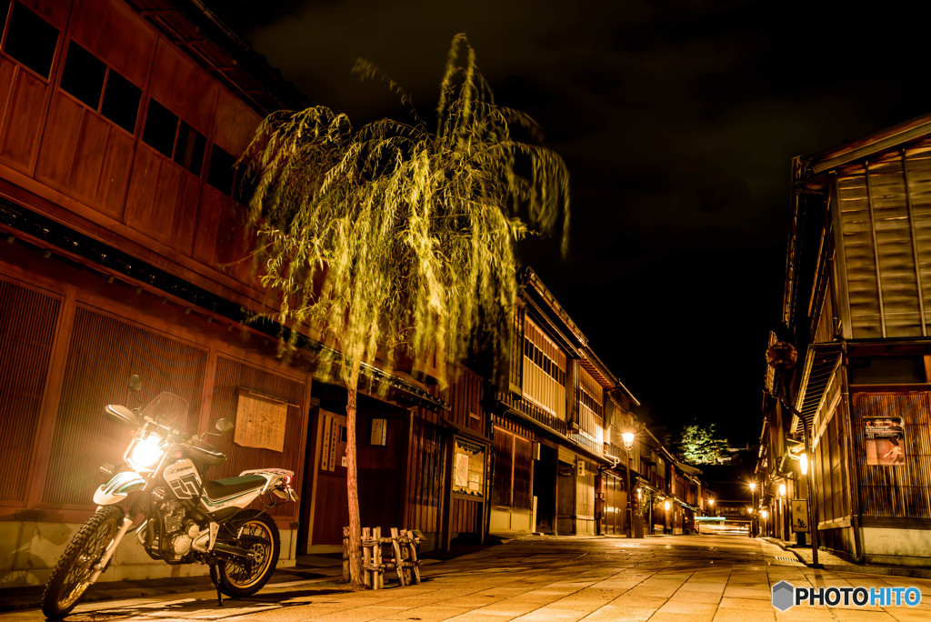 夜の茶屋街