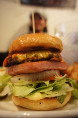 スパムチーズバーガー