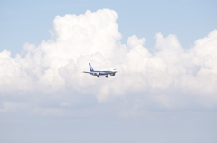 入道雲と飛行機