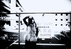 彼女が見てる先