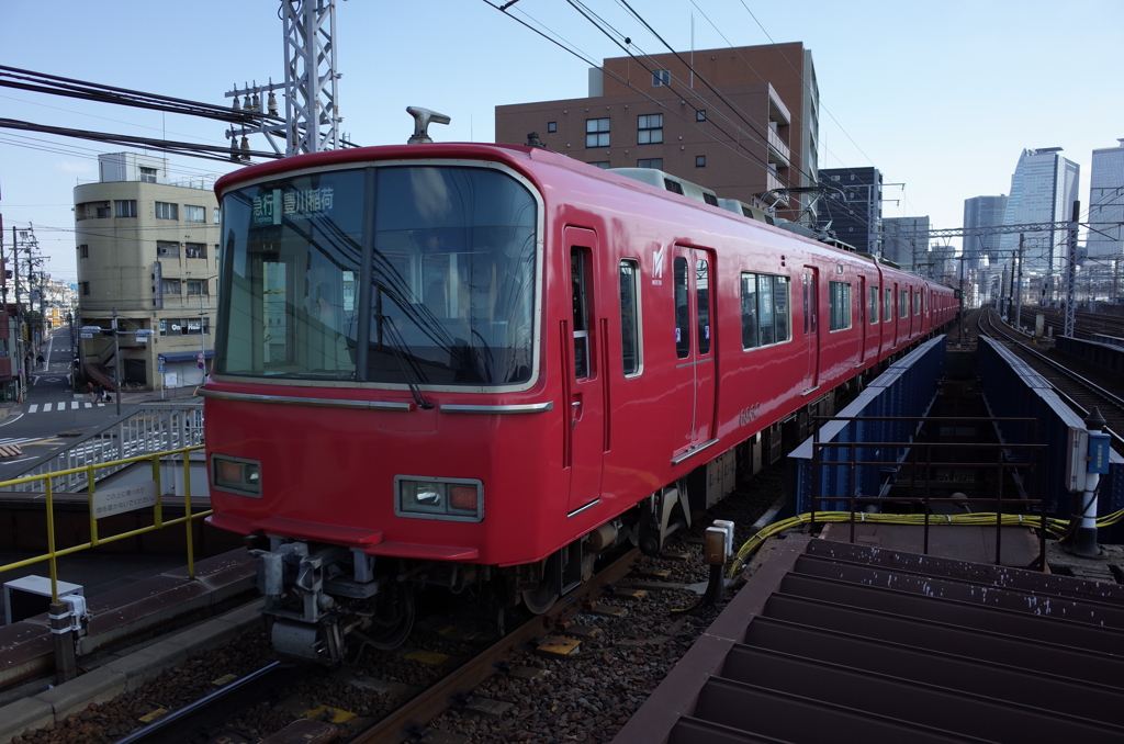 名鉄の赤い急行電車