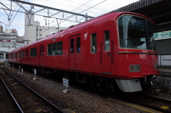 2両編成の赤い電車～名鉄