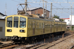 近江鉄道800系 黄色の電車
