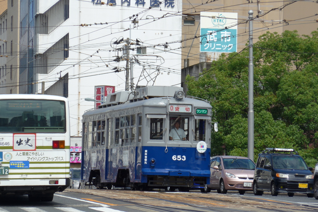 綺麗に当時の色が再現された被爆電車