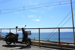 海と原付
