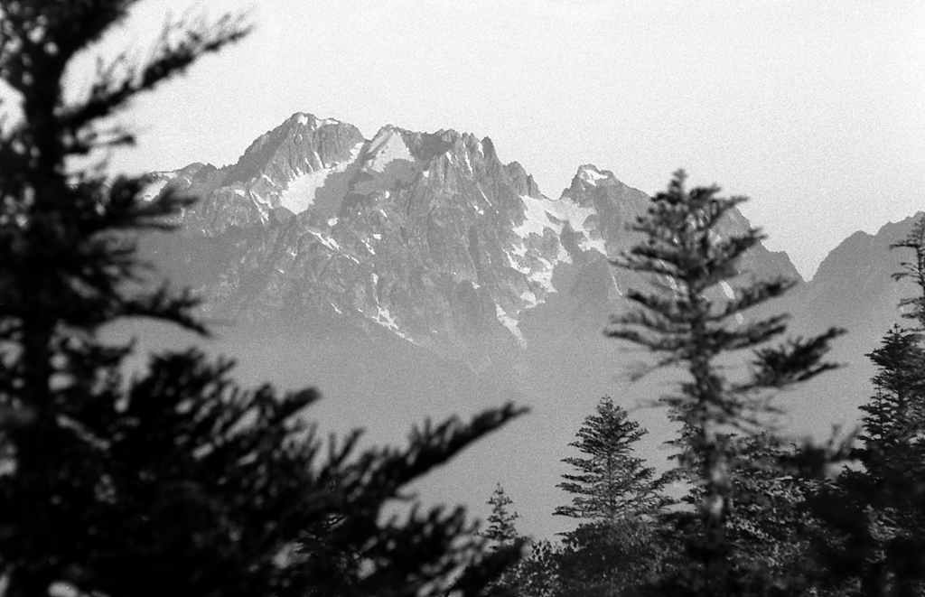 朝陽の剱岳