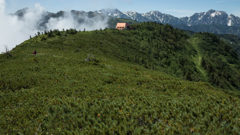 なんともメルヘンな　　・・・山小屋のある風景