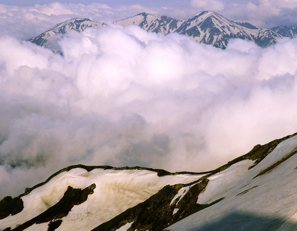 毛勝三山　雲の中