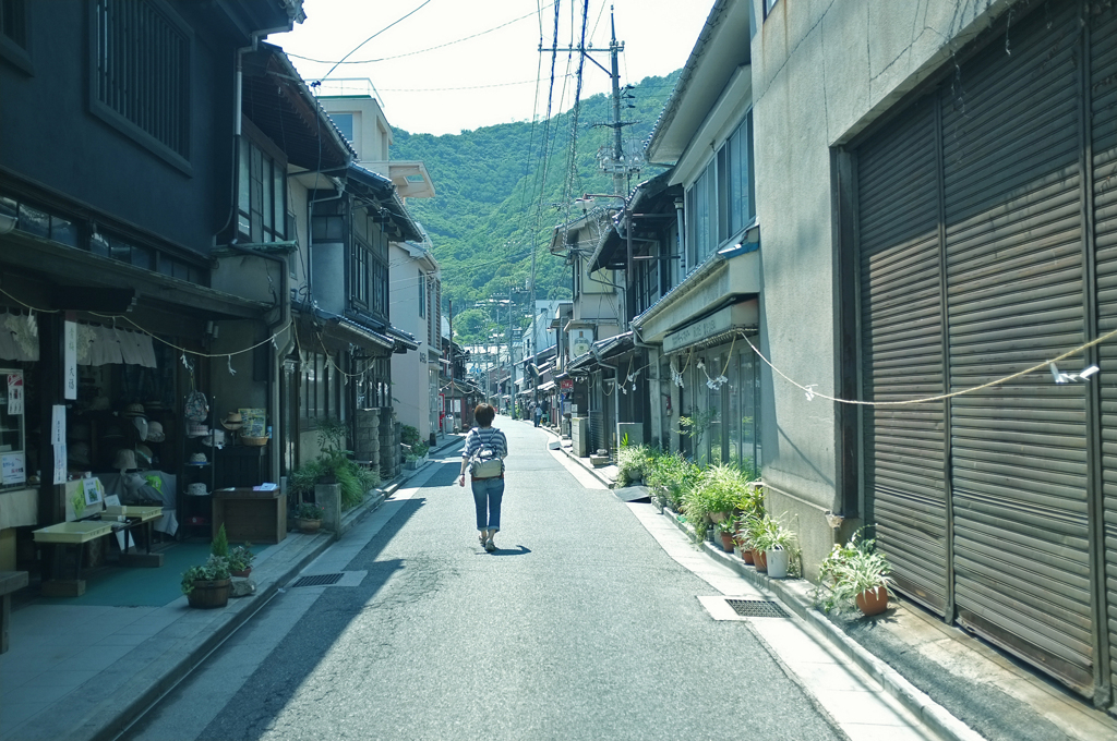 港町を歩く