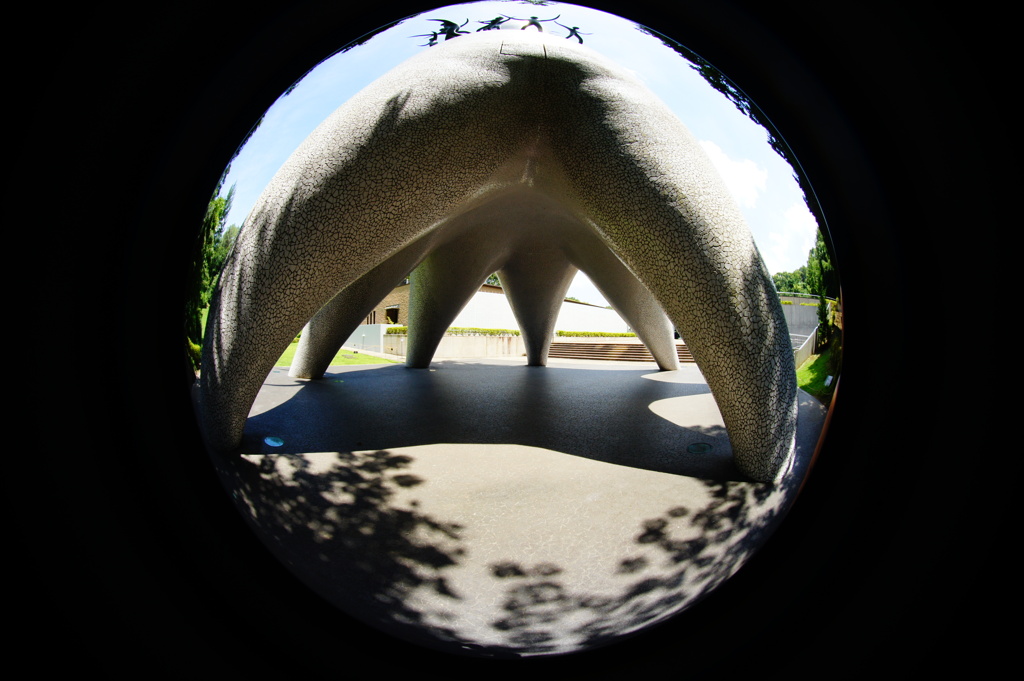 川崎市岡本太郎美術館・母の塔１　