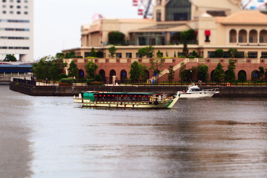 横浜港・夏のひととき１