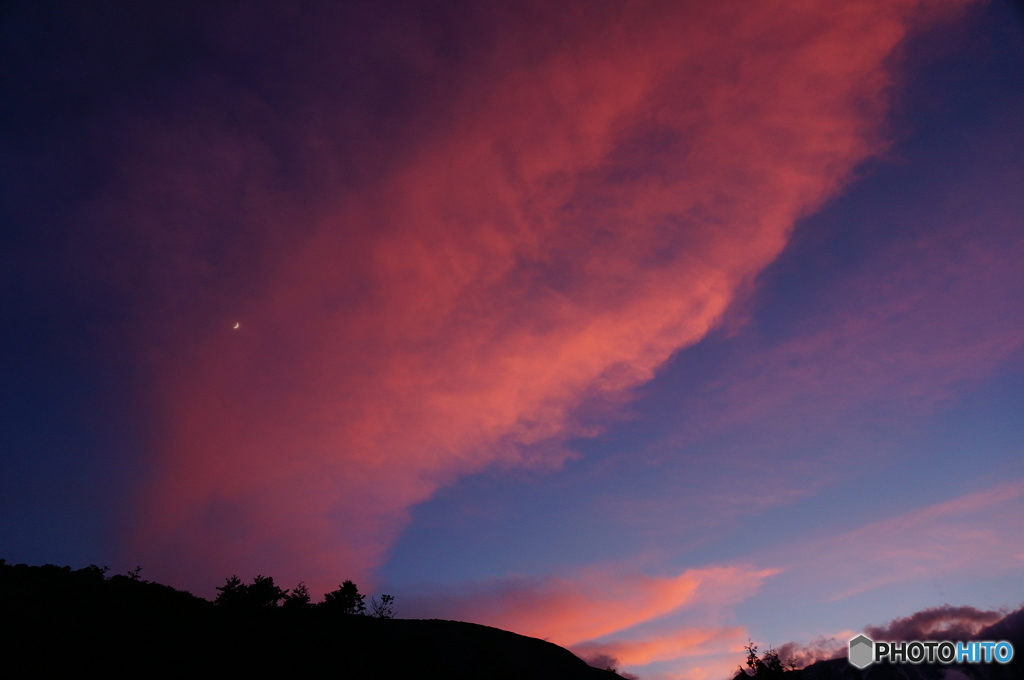 燃える夕雲