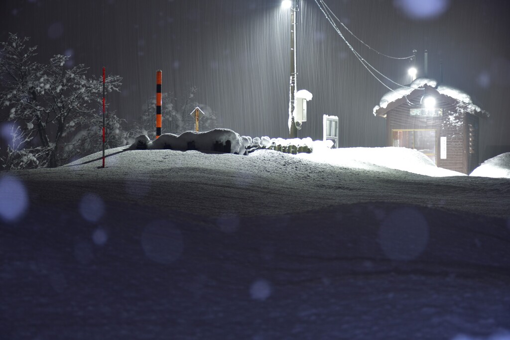 豪雪の薮神駅