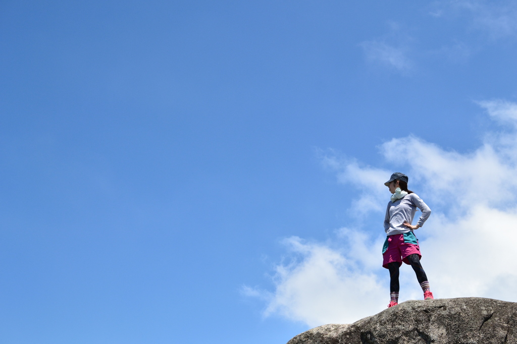 頂上に立つ