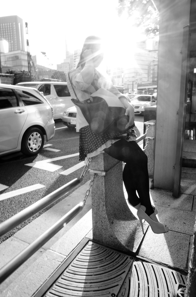  眩しい女