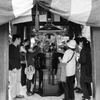 お釈迦様へ甘茶かけ
