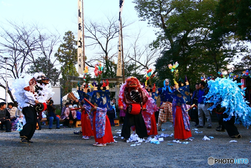  東山神社獅子舞