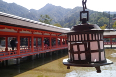 神社内にて