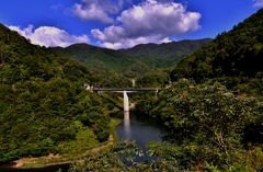 山間の橋