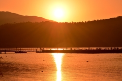 余呉湖の朝日