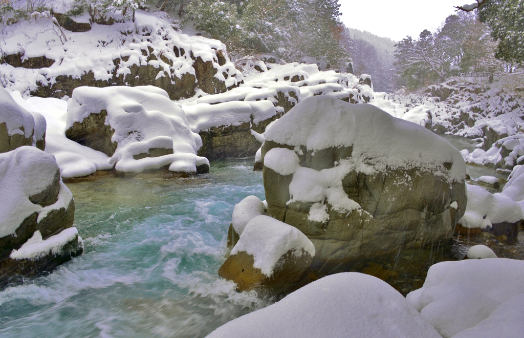 犬上川大蛇ヶ淵雪景