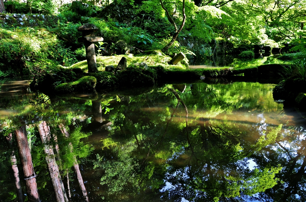 湖東三山金剛輪寺明寿院・書院北庭（江戸時代中期）2-1