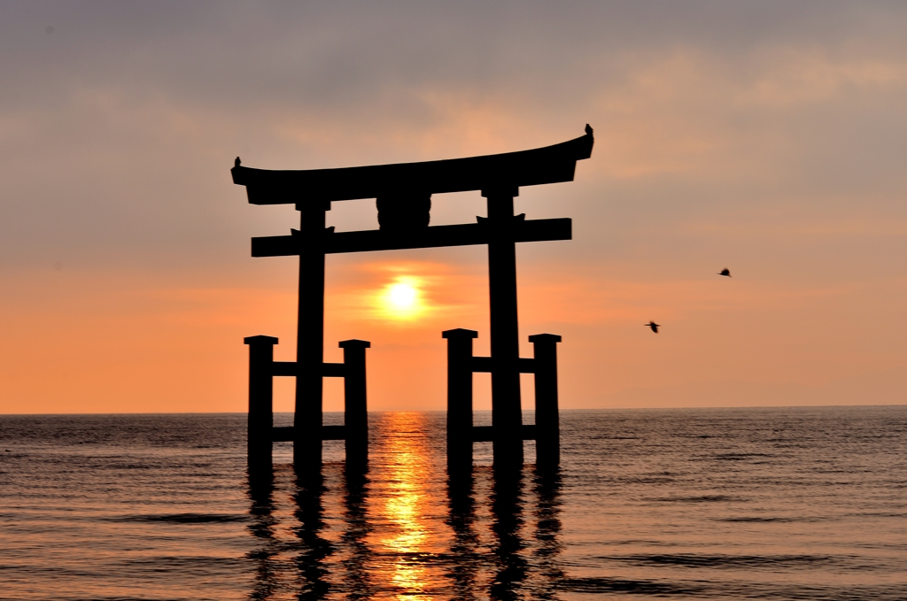 近江厳島の朝日