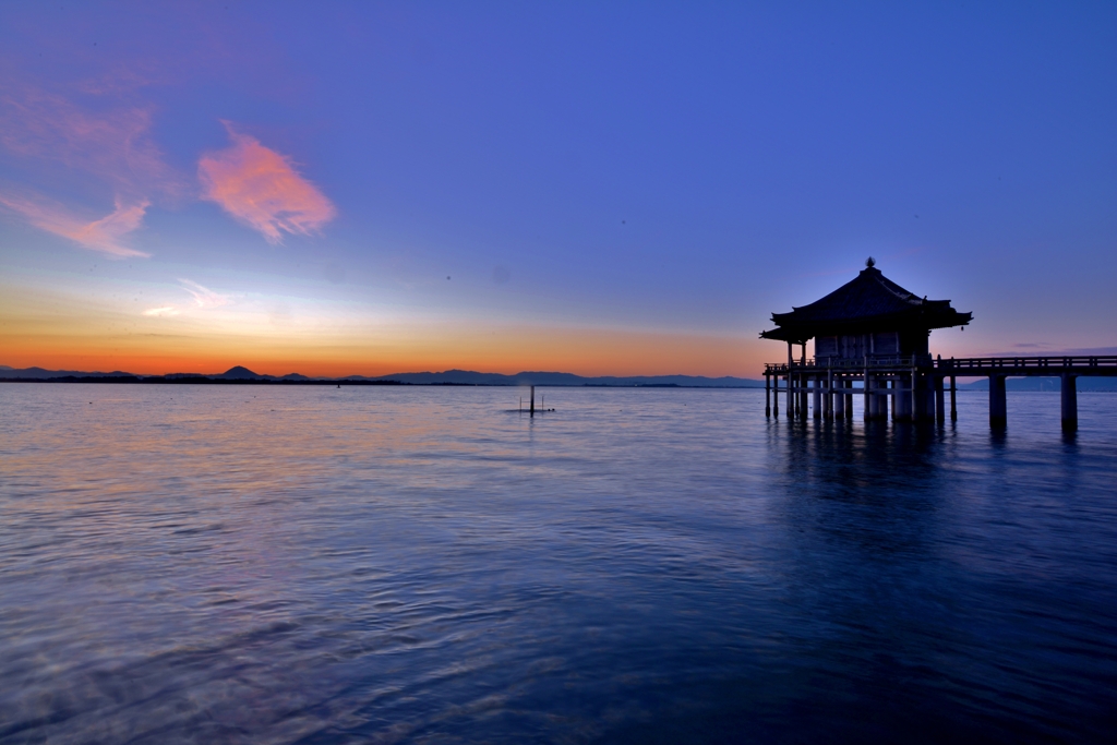 堅田浮御堂の朝景