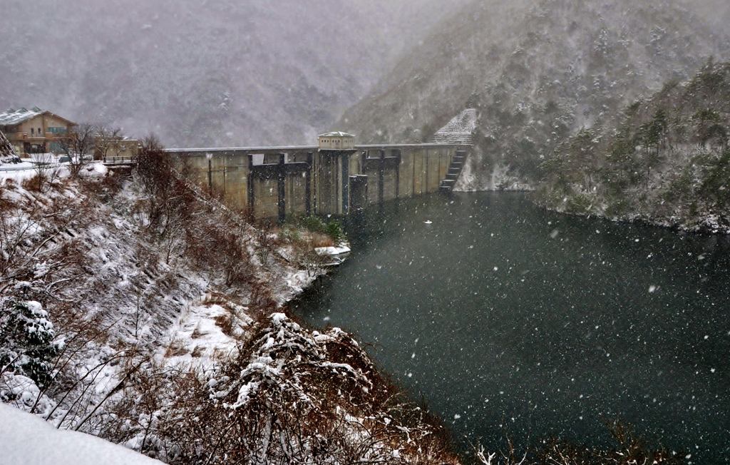 姉川ダム雪景