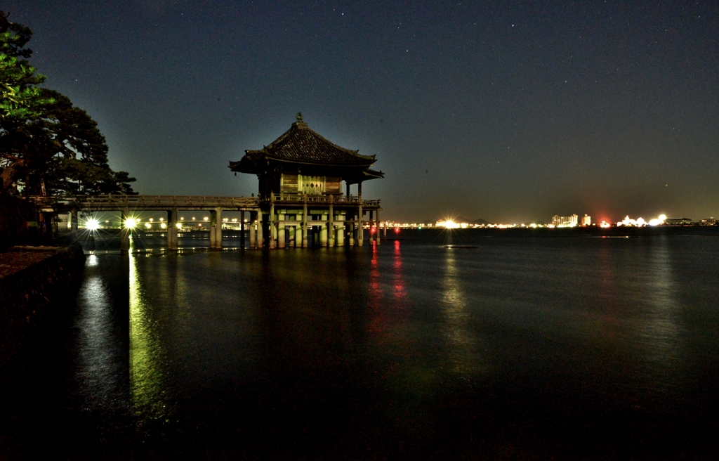 月夜の浮御堂