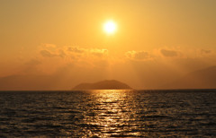 竹生島に沈む夕日