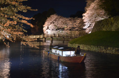 夜桜と屋形舟