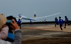 乾電池飛行機大空へチャレンジ