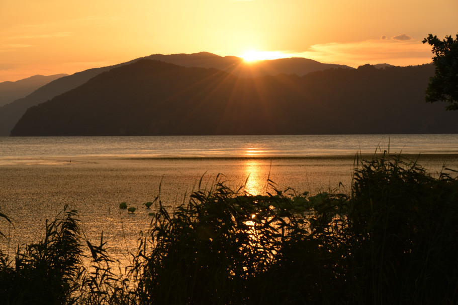 夕陽が沈む