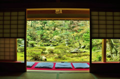 京極家ゆかりの寺・清滝寺徳源院の庭園