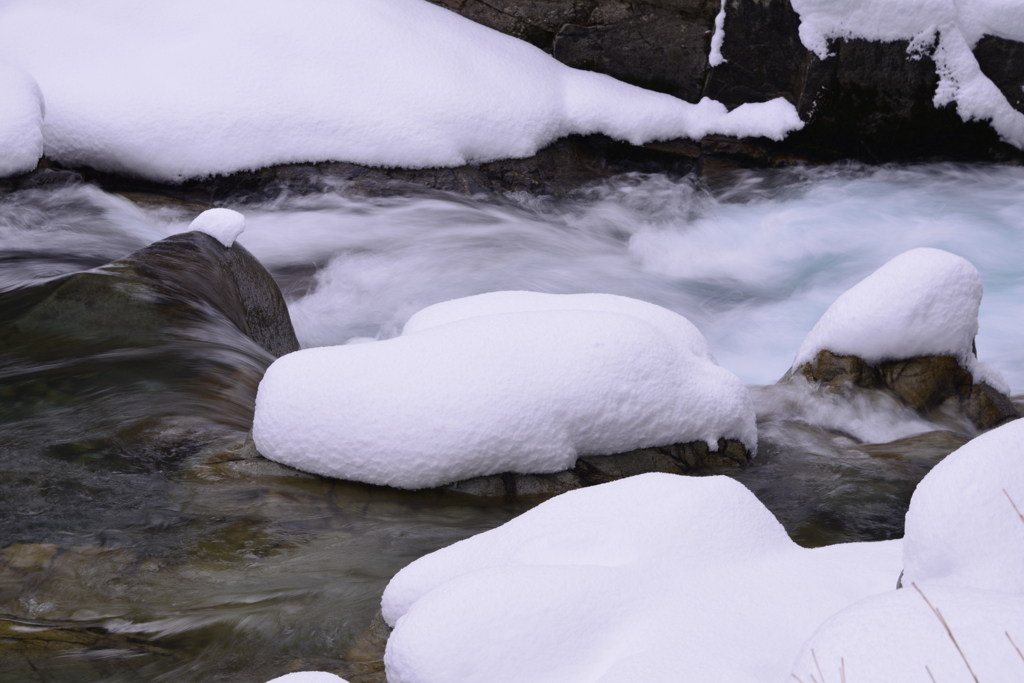 雪渓流