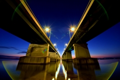 薄明の琵琶湖大橋
