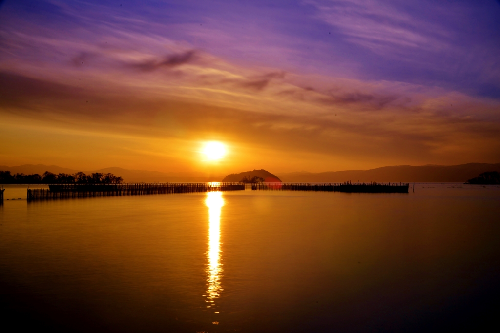 如月の湖北の夕日