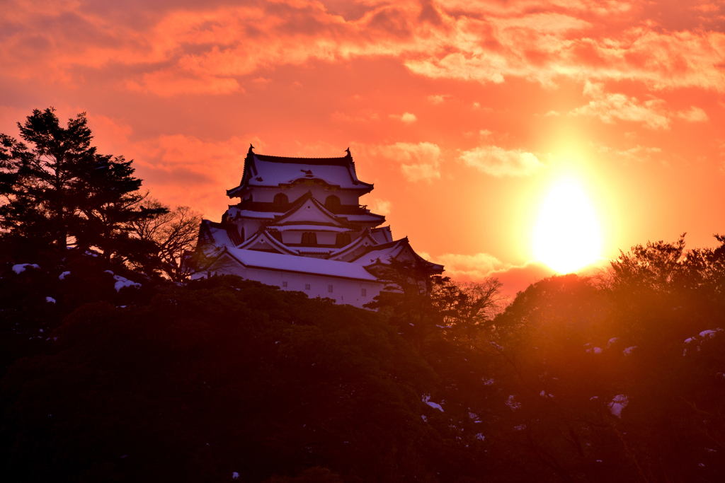 彦根城の冬夕日