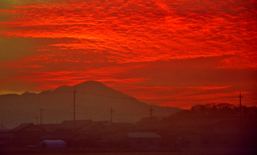 如月の朝焼け空