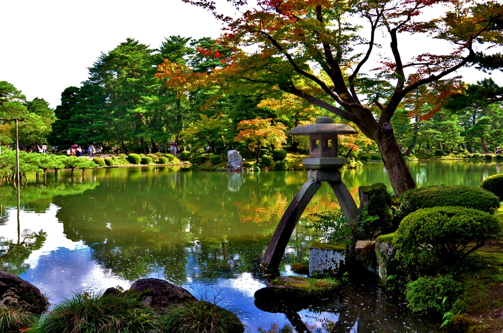 秋誘う兼六園