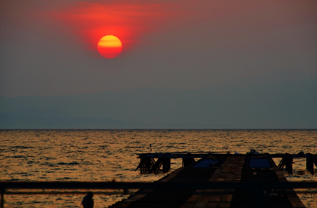 夕陽が沈む