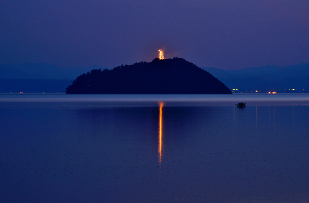 竹生島黄昏光線