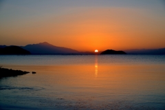 琵琶湖日昇