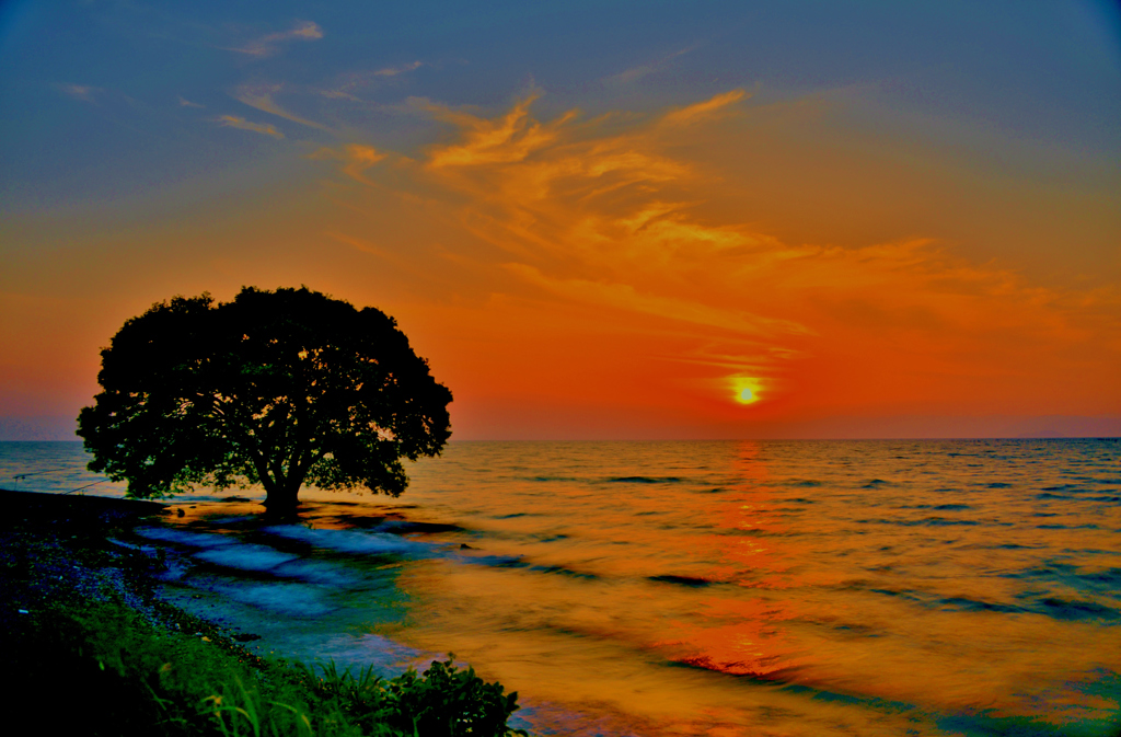 夕景近江の海