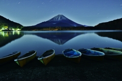 精進湖の夜